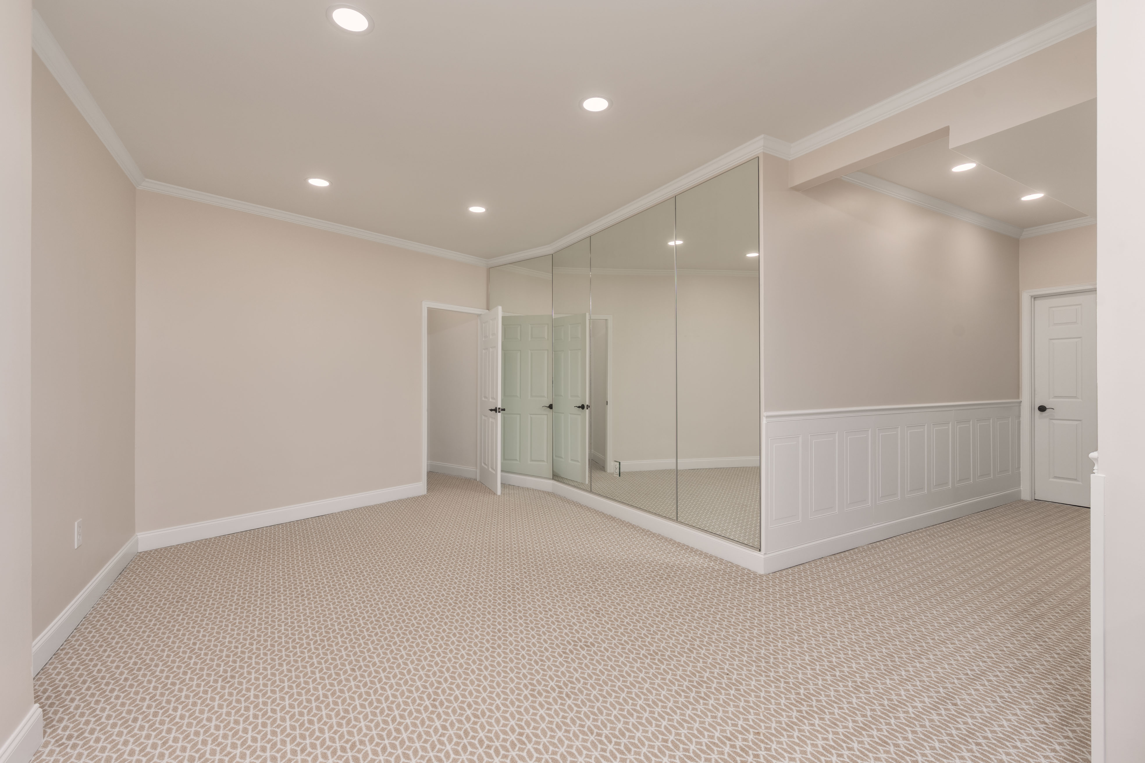 1001 Walton Way image 55